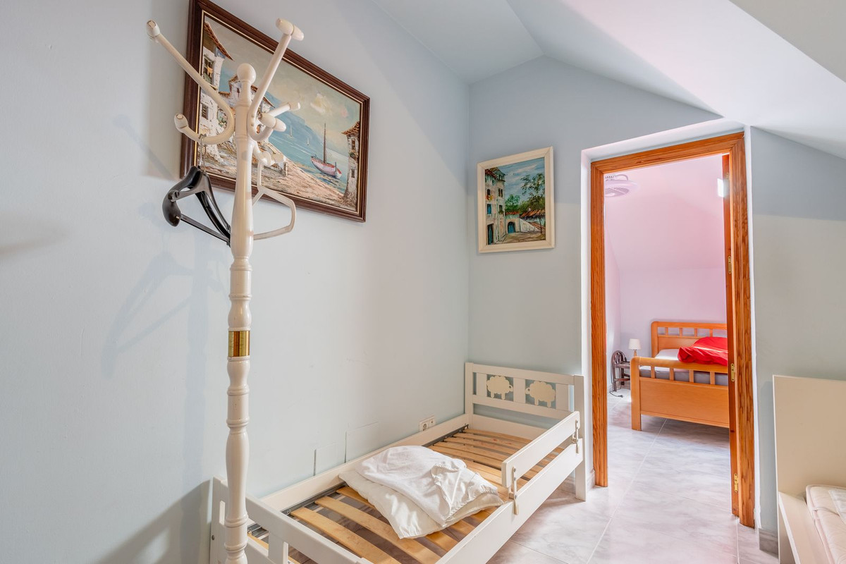 Se vende Villa - Chalet de 4 dormitorios en Costa Del Sol, Málaga, España