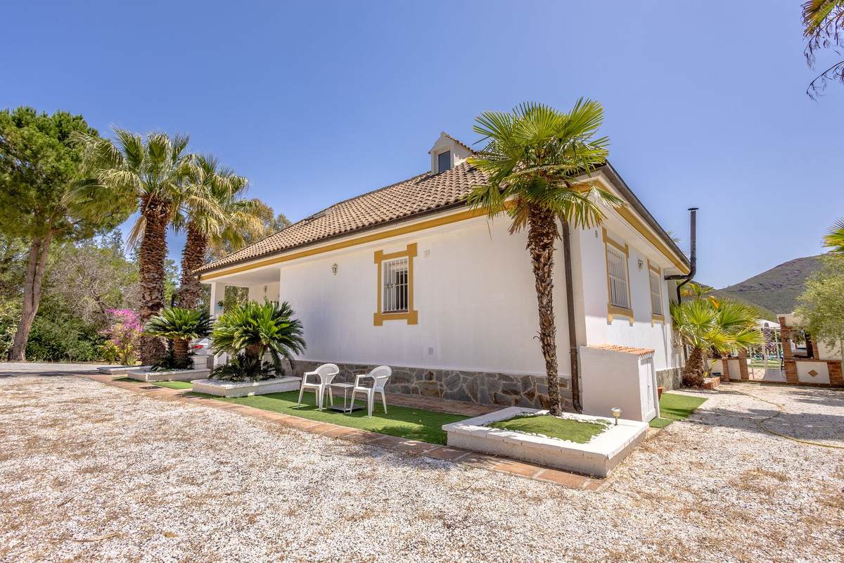 Se vende Villa - Chalet de 4 dormitorios en Costa Del Sol, Málaga, España