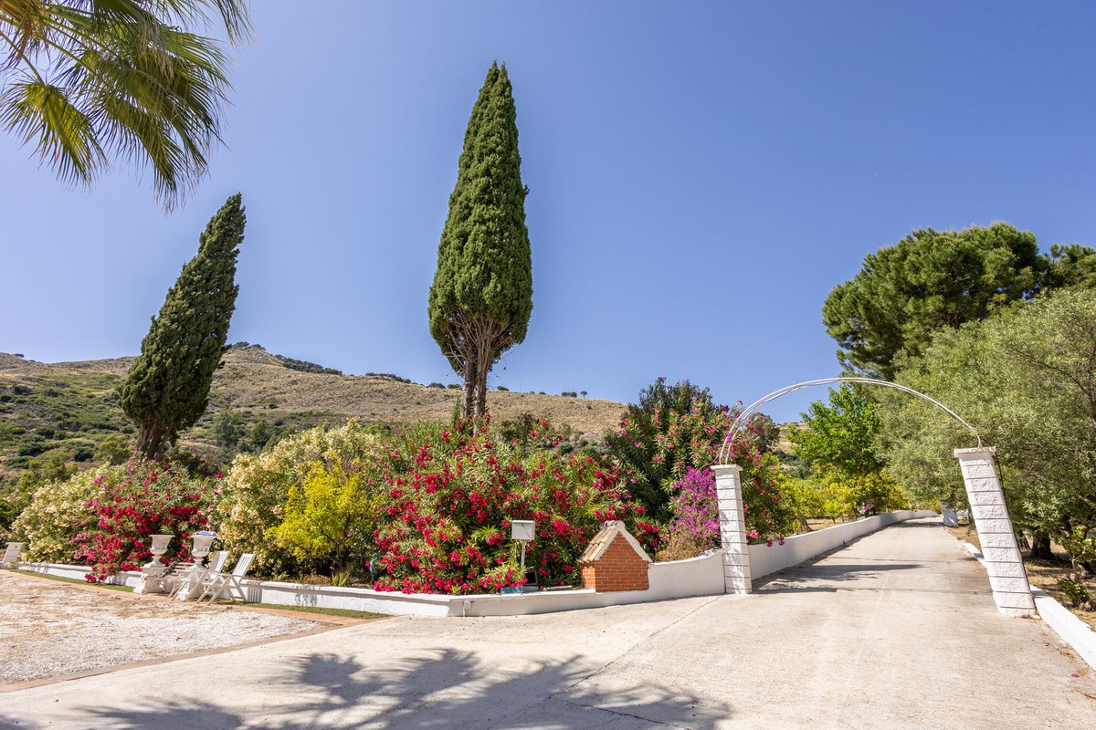 Se vende Villa - Chalet de 4 dormitorios en Costa Del Sol, Málaga, España