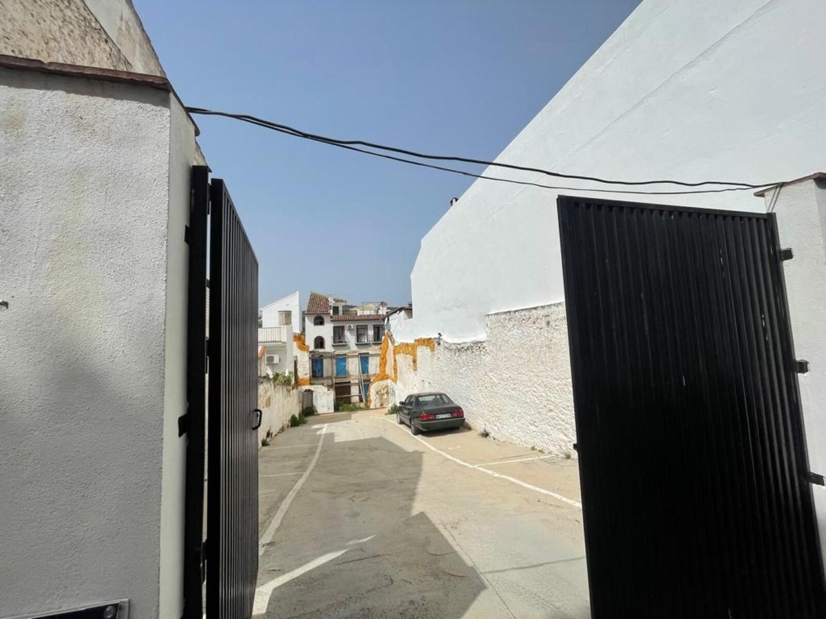 Se vende Terreno Urbano  en Costa Del Sol, Málaga, España