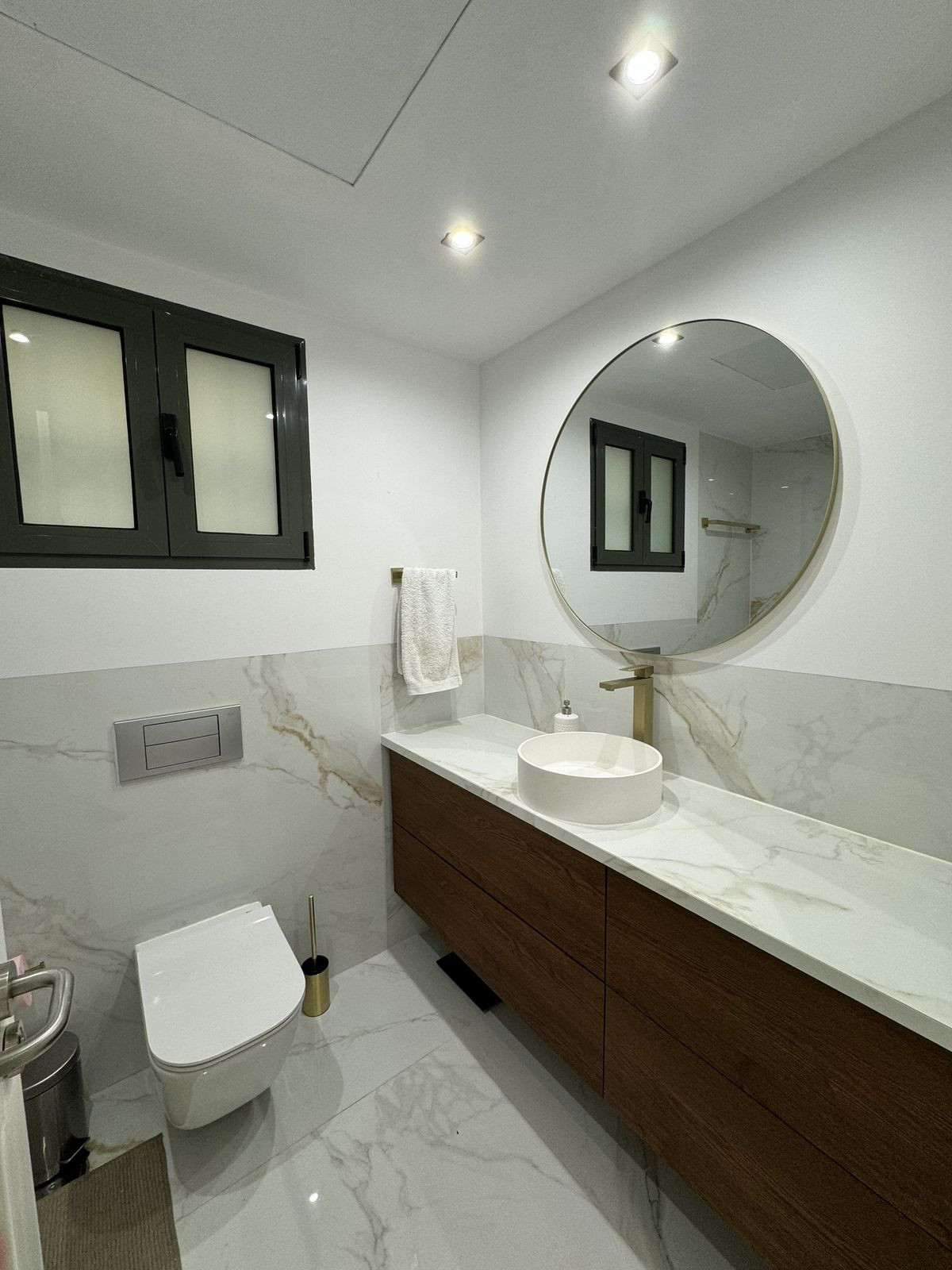 3 Bed Apartment for sale in Nueva Andalucía Costa Del Sol, Málaga, Spain