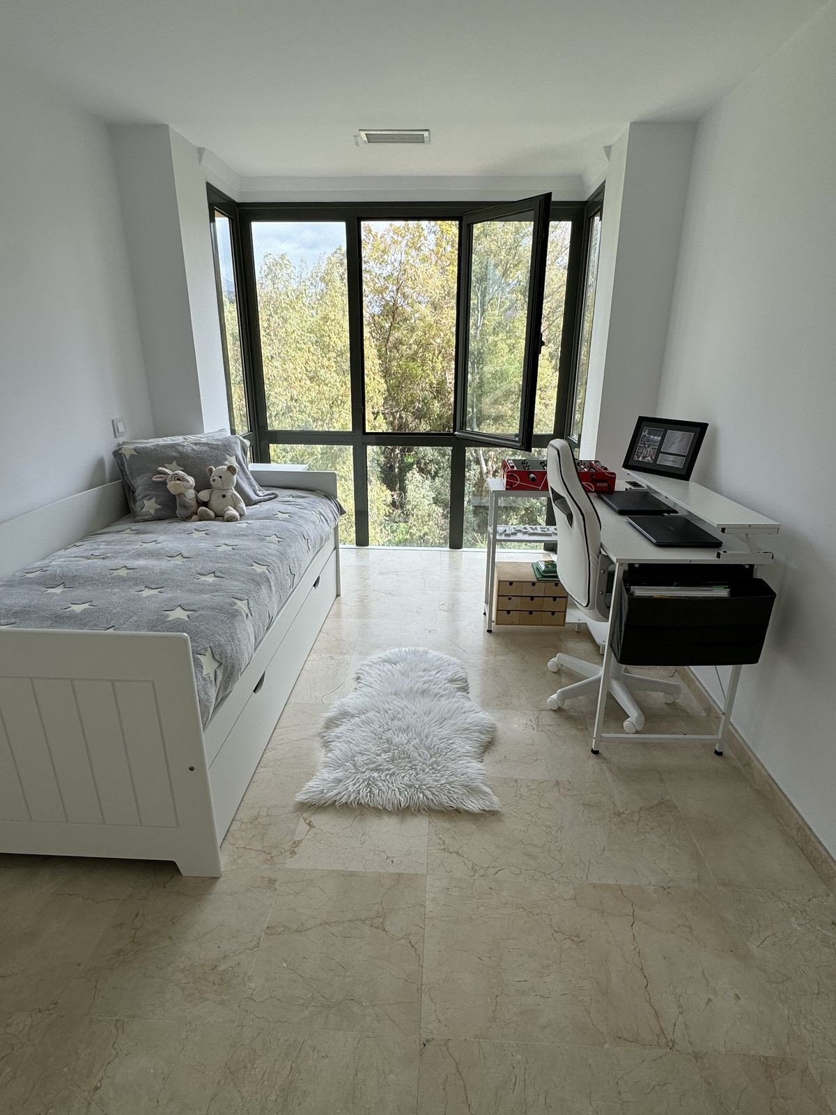 3 Bed Apartment for sale in Nueva Andalucía Costa Del Sol, Málaga, Spain