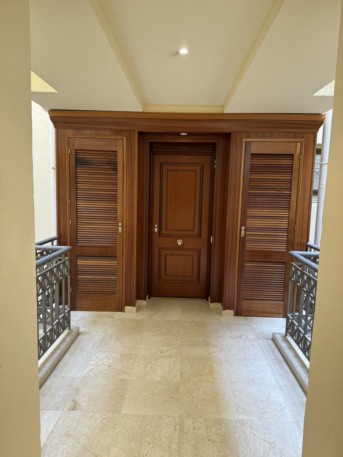 3 Bed Apartment for sale in Nueva Andalucía Costa Del Sol, Málaga, Spain