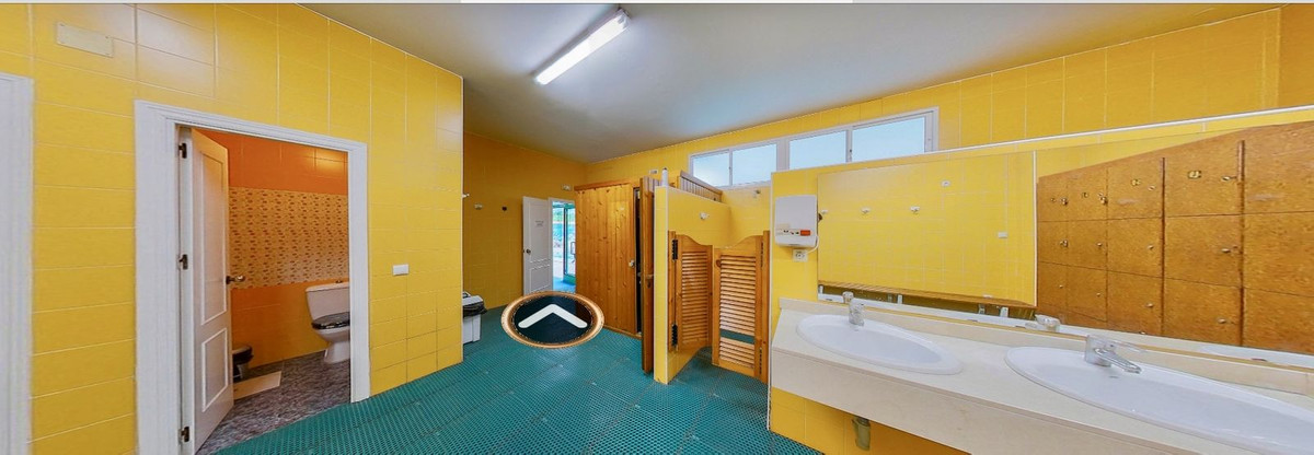 Commercial unit for sale in Benalmadena Costa Del Sol, Málaga, Spain