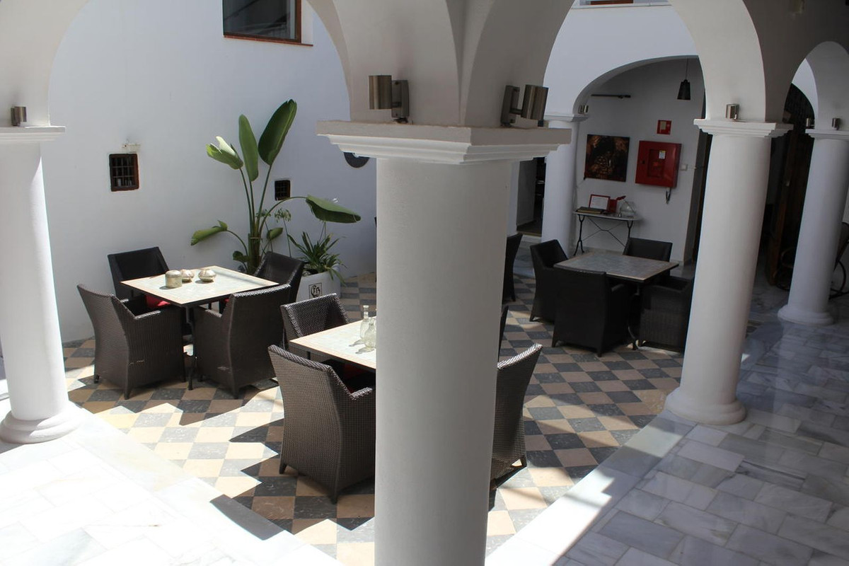Se vende Hotel de 10 dormitorios en Costa Del Sol East, Málaga, España