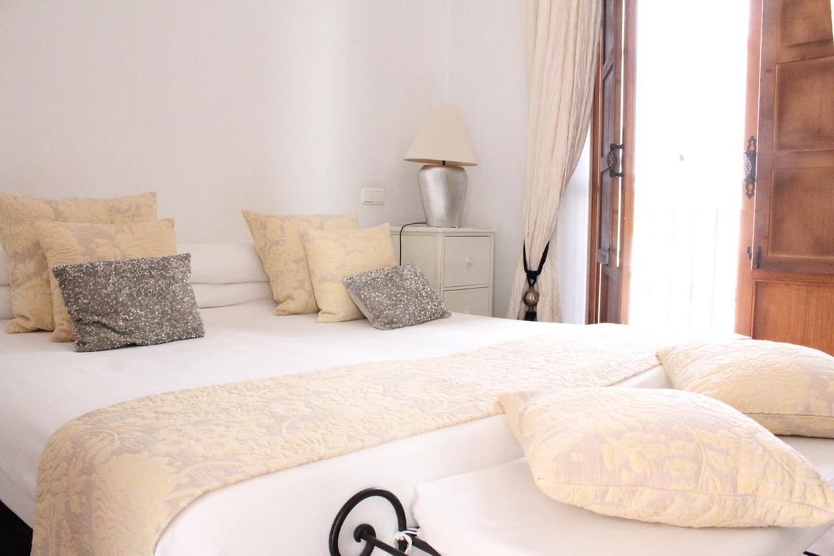Se vende Hotel de 10 dormitorios en Costa Del Sol East, Málaga, España
