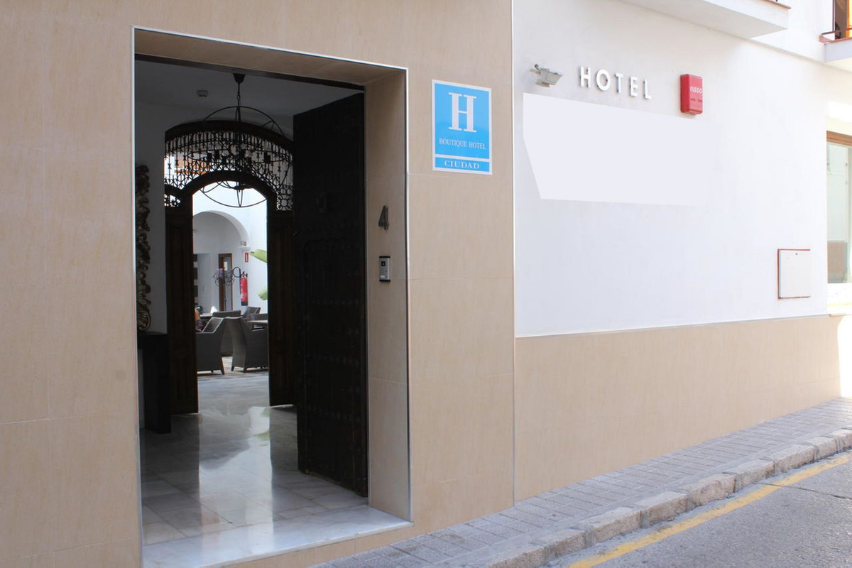 Se vende Hotel de 10 dormitorios en Costa Del Sol East, Málaga, España