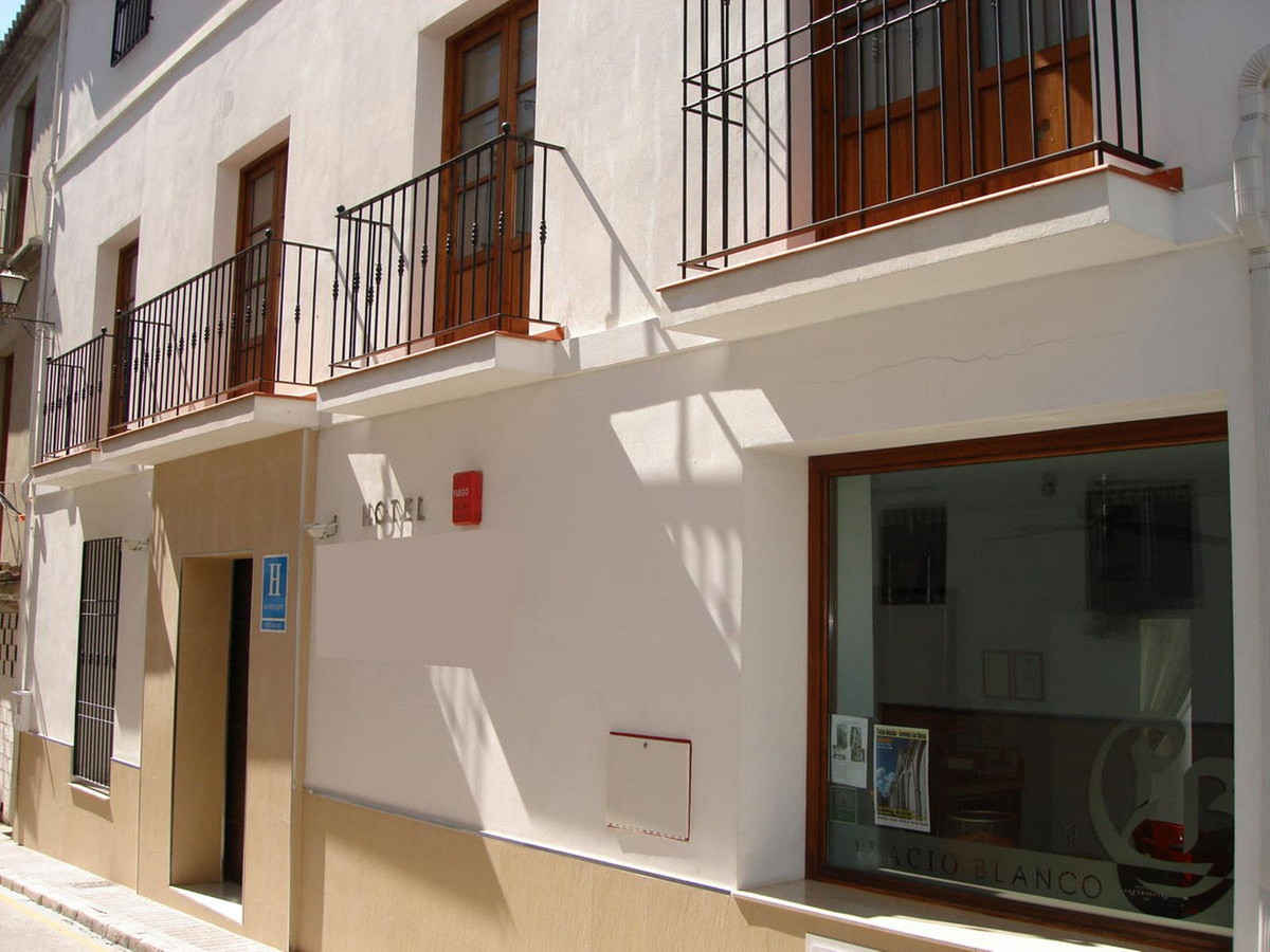 Se vende Hotel de 10 dormitorios en Costa Del Sol East, Málaga, España