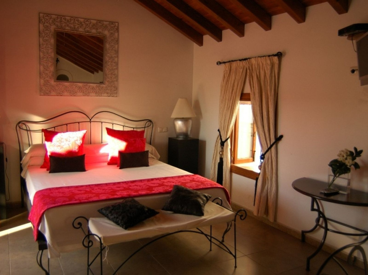 Se vende Hotel de 10 dormitorios en Costa Del Sol East, Málaga, España