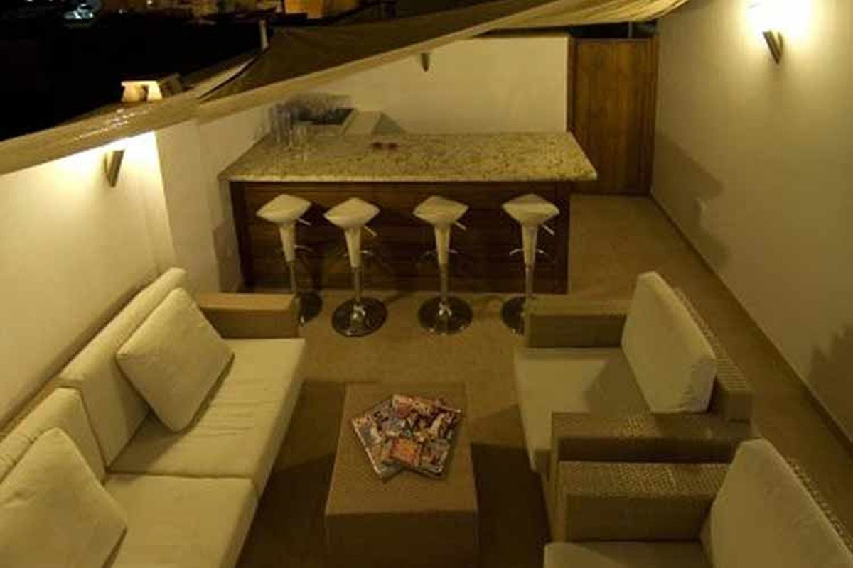 Se vende Hotel de 10 dormitorios en Costa Del Sol East, Málaga, España