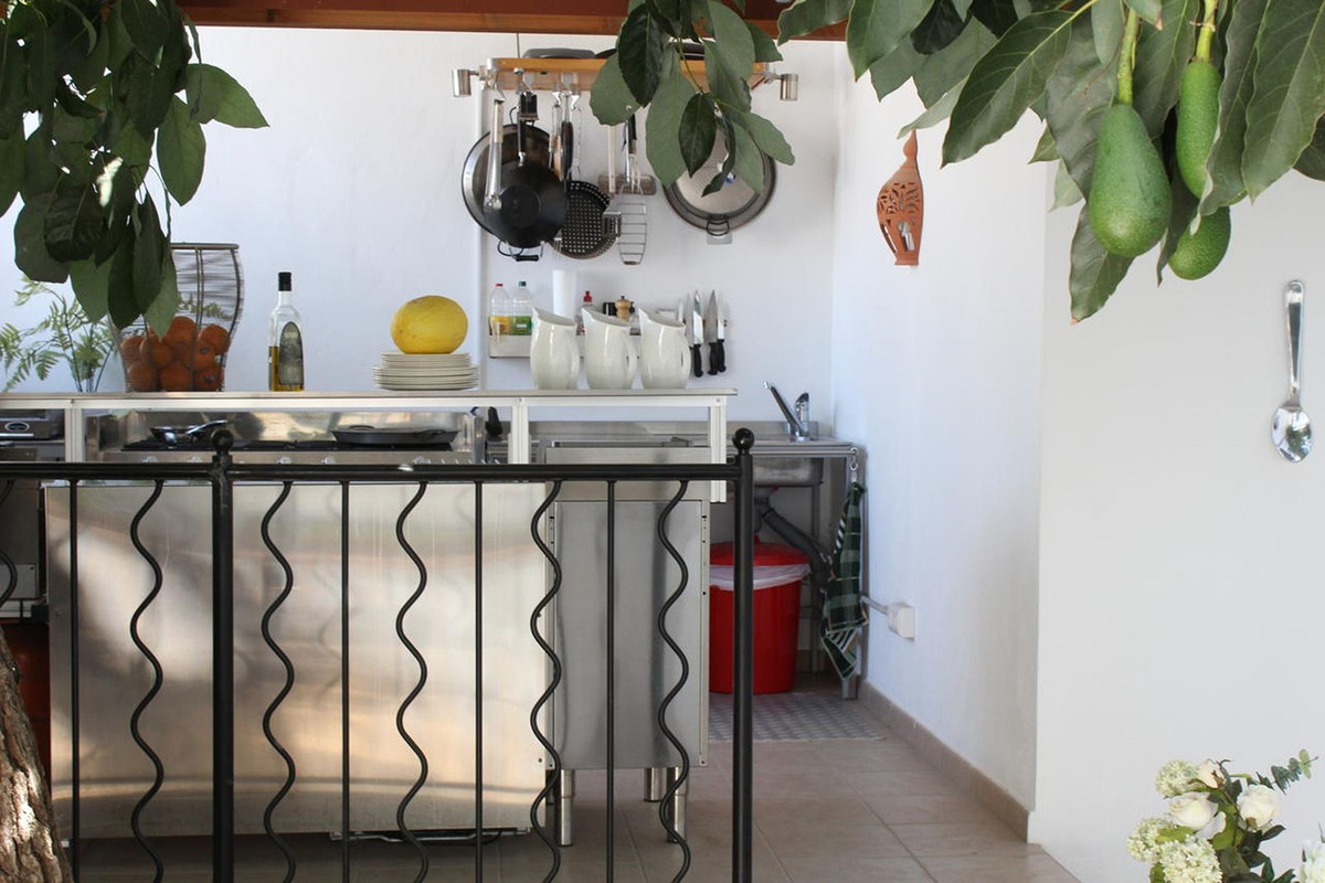 Se vende Hotel de 10 dormitorios en Costa Del Sol East, Málaga, España