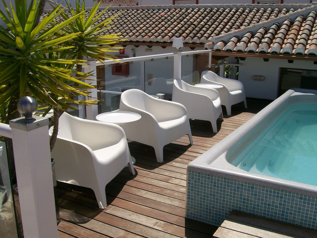Se vende Hotel de 10 dormitorios en Costa Del Sol East, Málaga, España