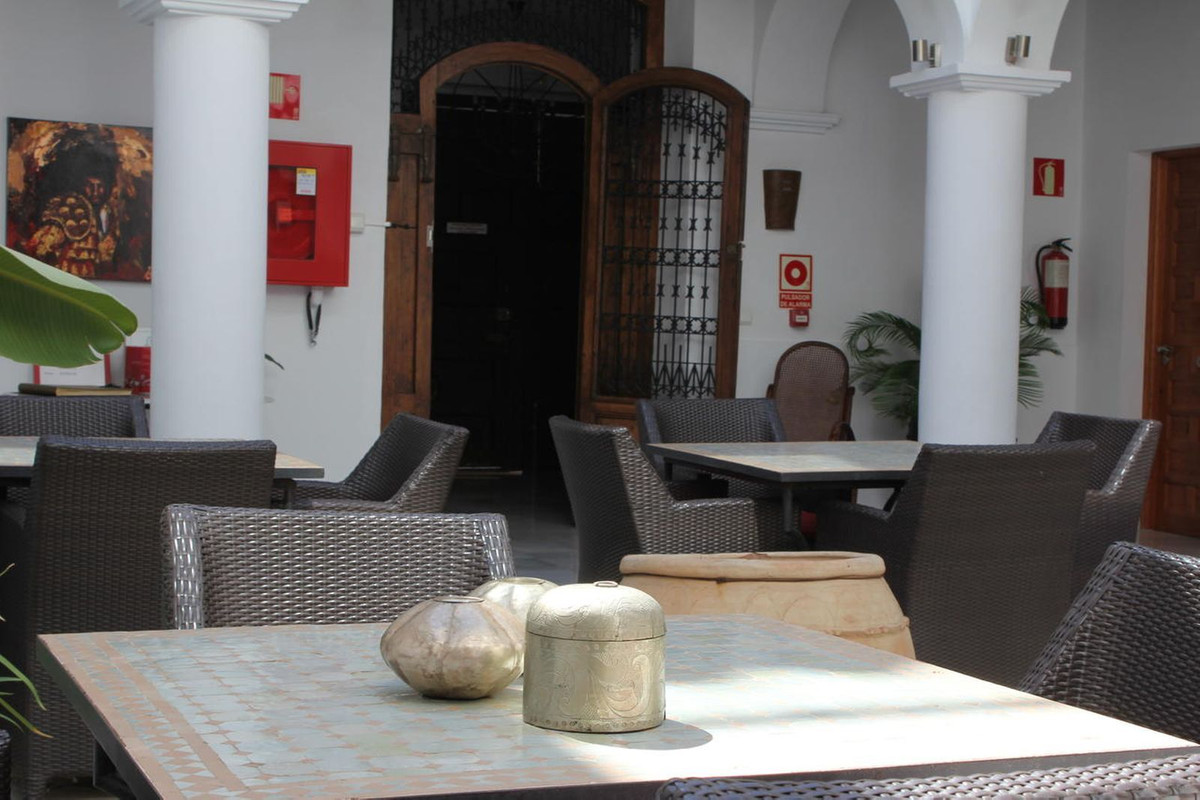 Se vende Hotel de 10 dormitorios en Costa Del Sol East, Málaga, España