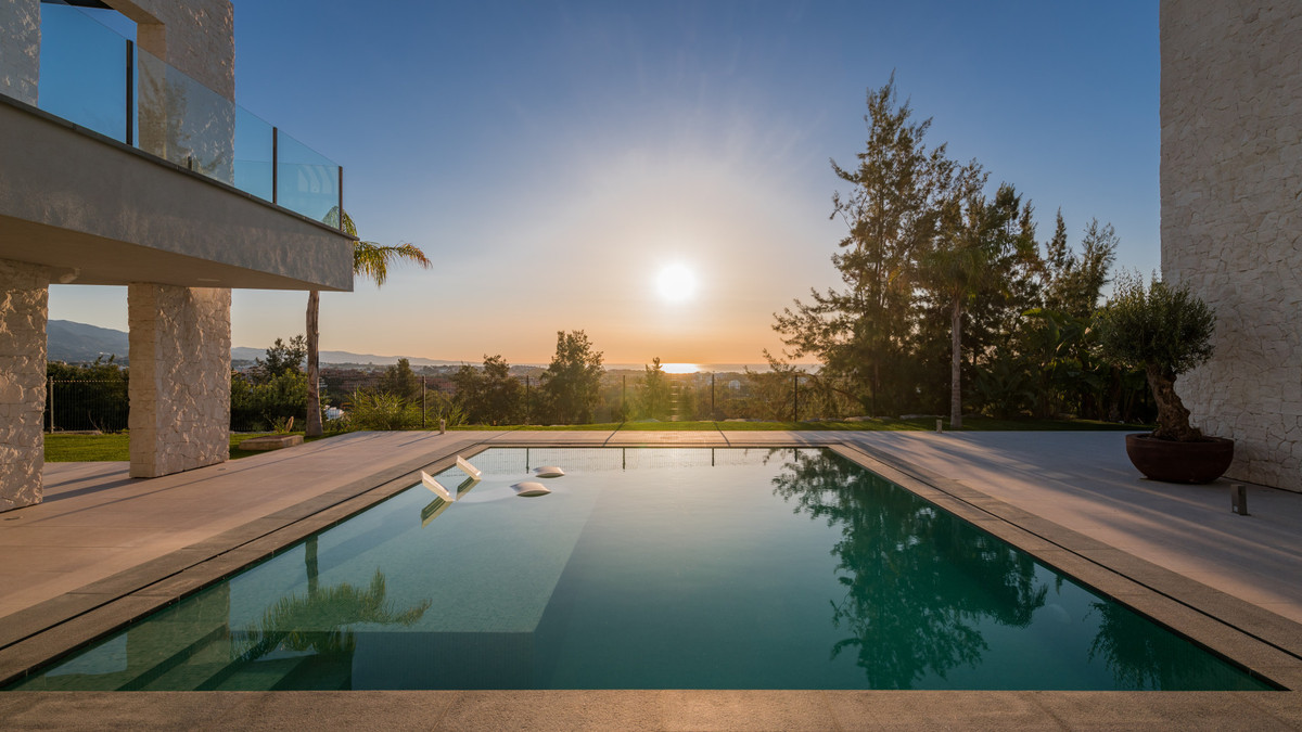Se vende Villa - Chalet de 5 dormitorios en Costa Del Sol, Málaga, España