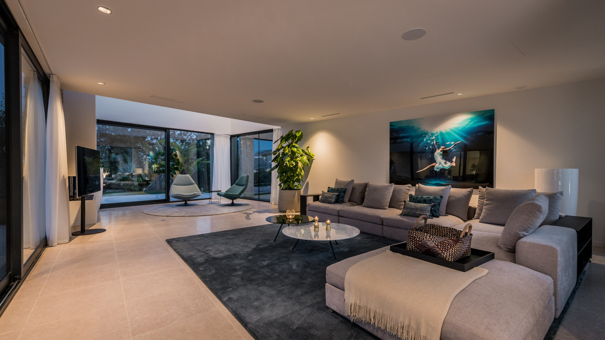 Se vende Villa - Chalet de 5 dormitorios en Costa Del Sol, Málaga, España