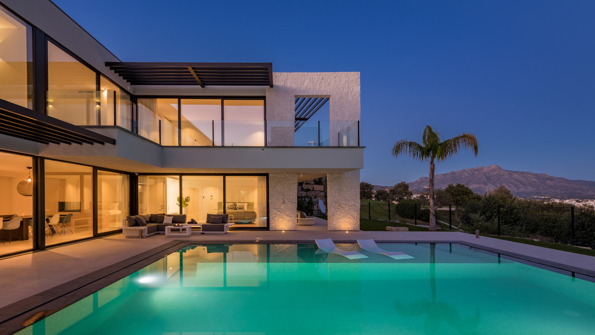 Se vende Villa - Chalet de 5 dormitorios en Costa Del Sol, Málaga, España