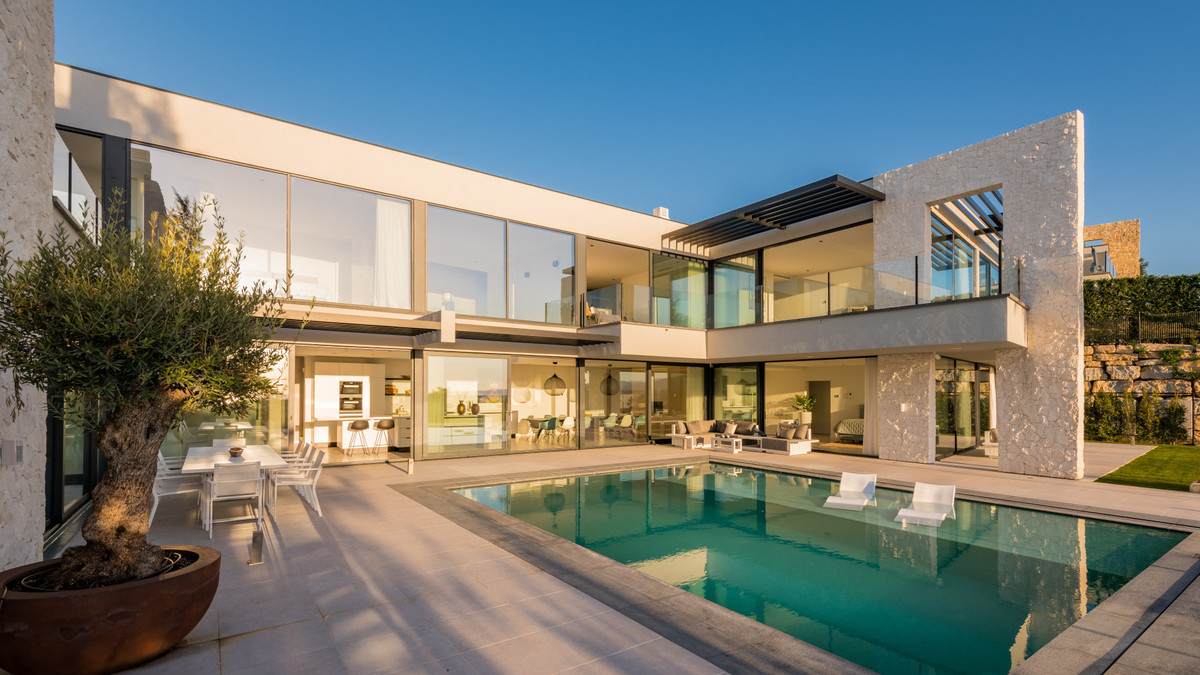 Se vende Villa - Chalet de 5 dormitorios en Costa Del Sol, Málaga, España
