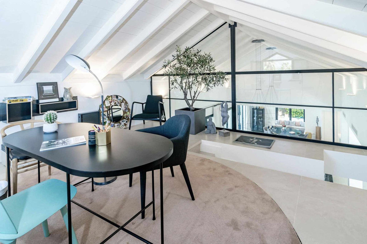 Se vende Villa - Chalet de 4 dormitorios en Costa Del Sol, Málaga, España