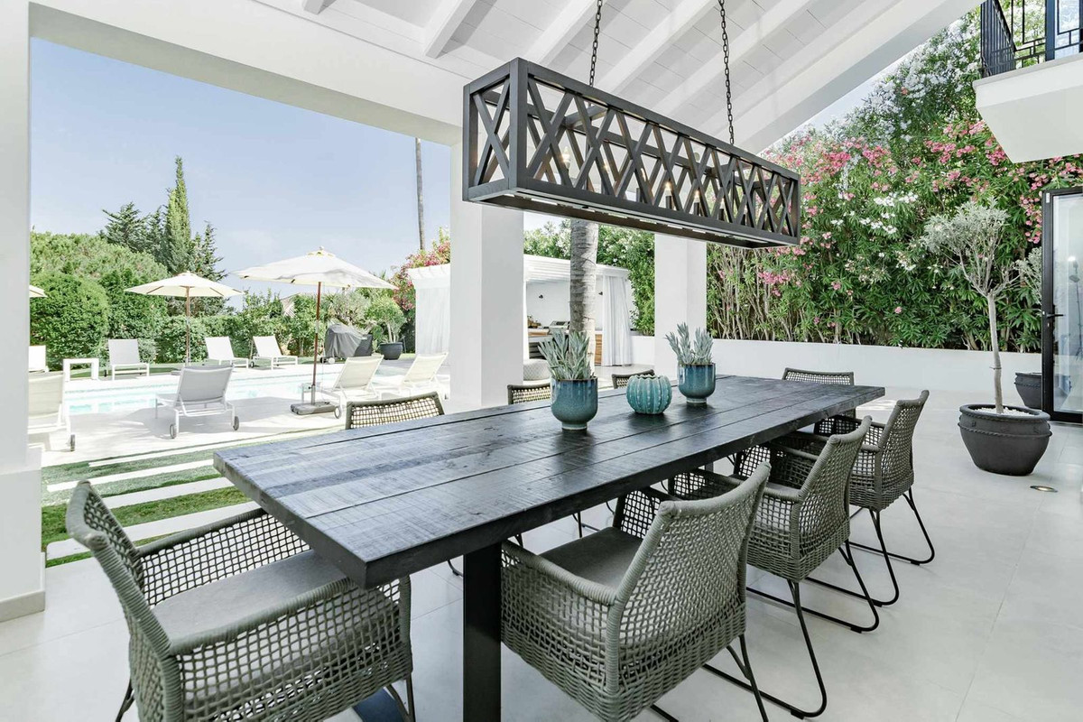 Se vende Villa - Chalet de 4 dormitorios en Costa Del Sol, Málaga, España