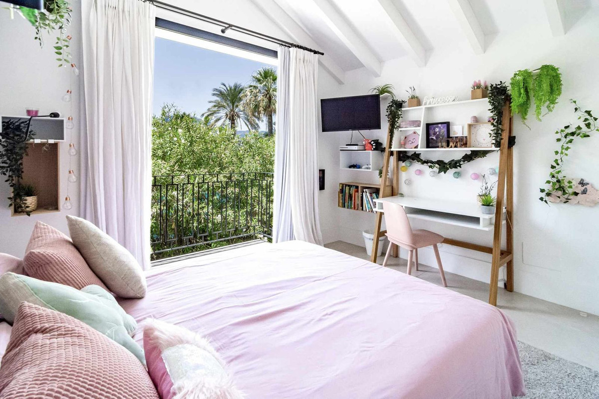 Se vende Villa - Chalet de 4 dormitorios en Costa Del Sol, Málaga, España