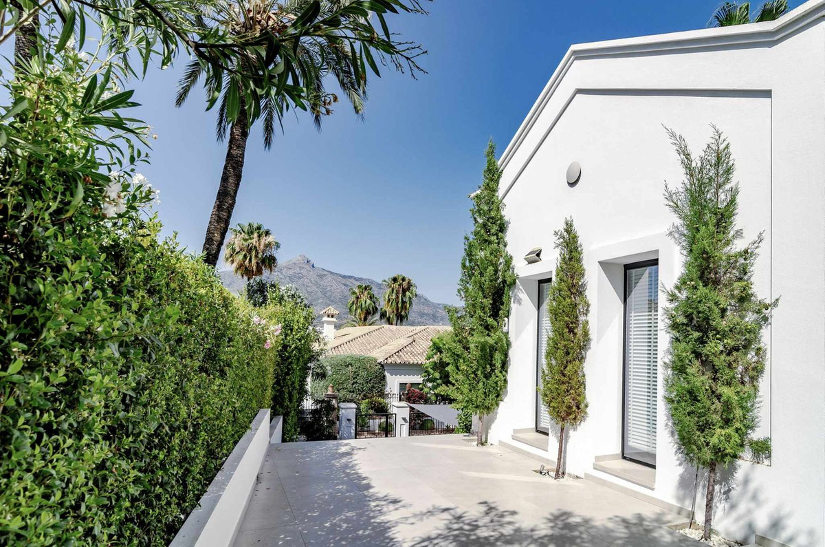 Se vende Villa - Chalet de 4 dormitorios en Costa Del Sol, Málaga, España