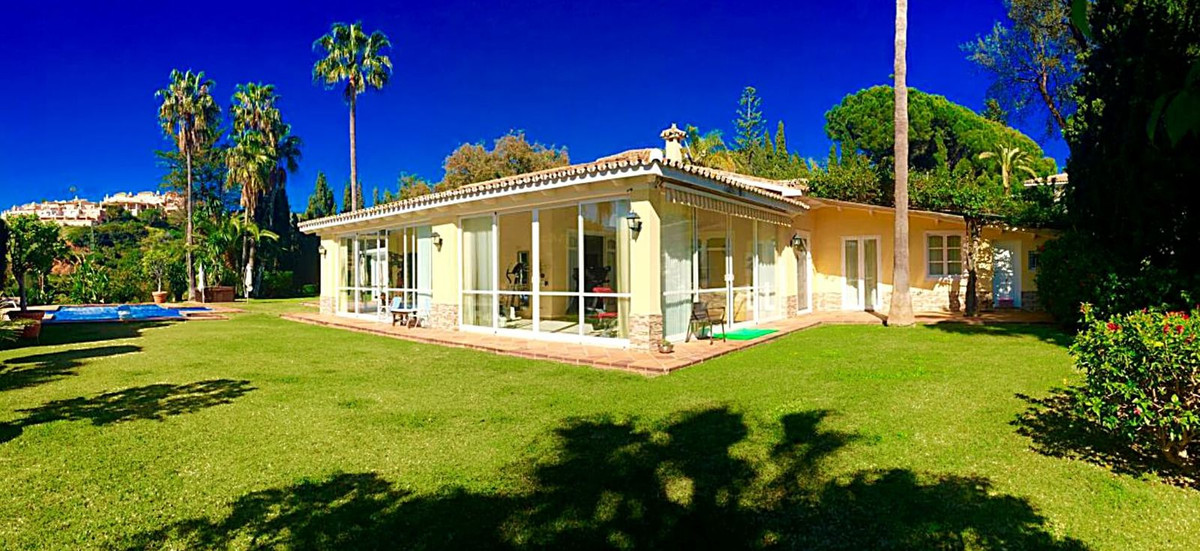 Se vende Villa - Chalet de 6 dormitorios en Costa Del Sol, Málaga, España