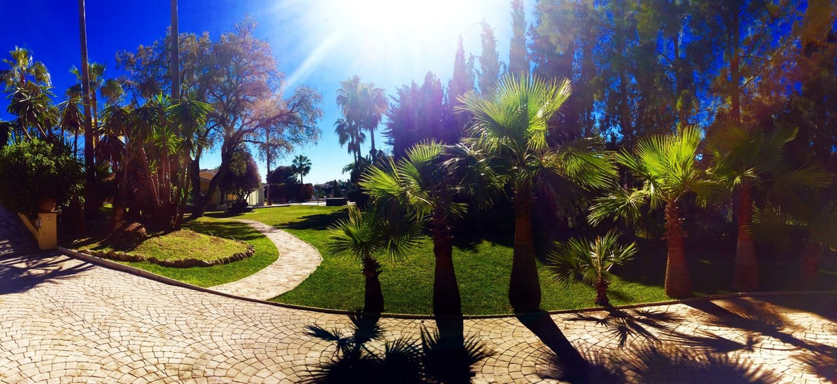 Se vende Villa - Chalet de 6 dormitorios en Costa Del Sol, Málaga, España