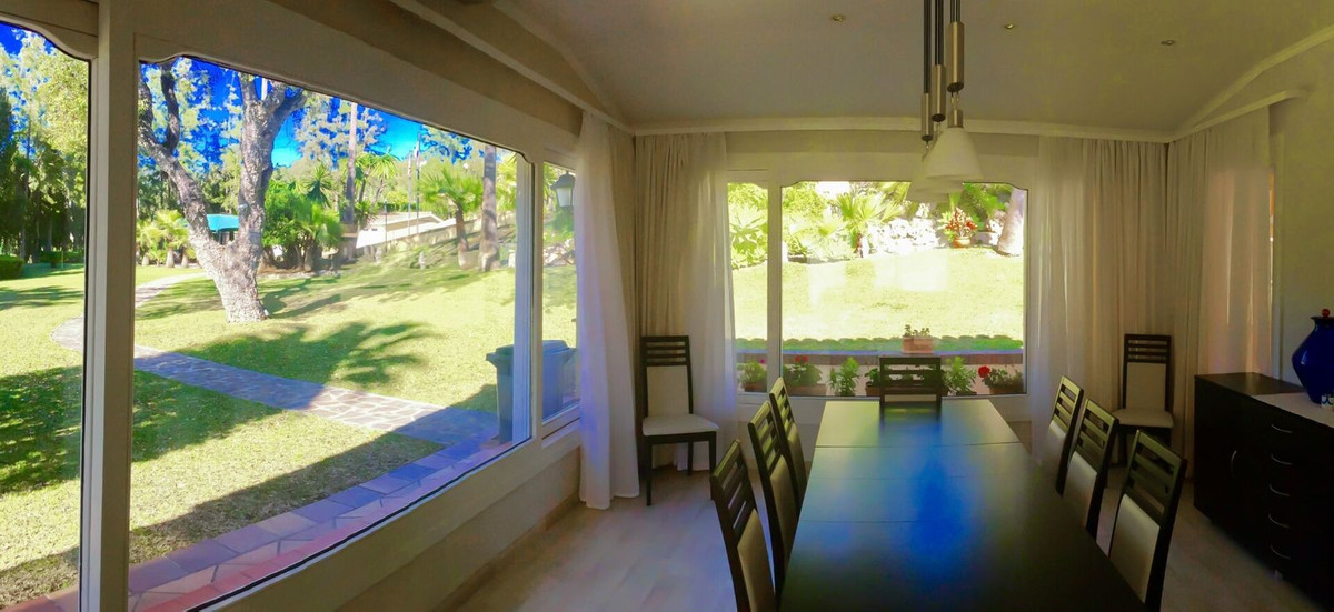 Se vende Villa - Chalet de 6 dormitorios en Costa Del Sol, Málaga, España