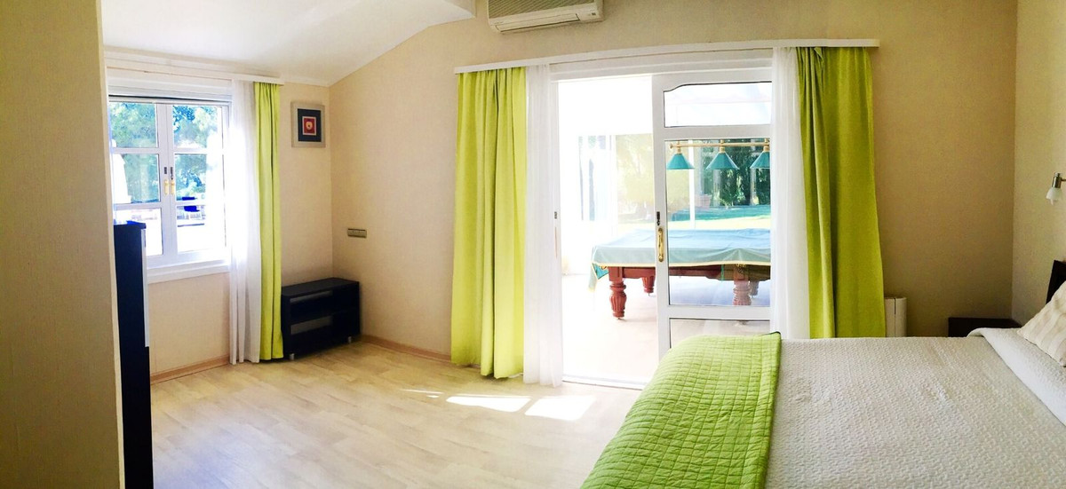Se vende Villa - Chalet de 6 dormitorios en Costa Del Sol, Málaga, España