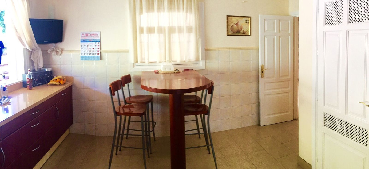 Se vende Villa - Chalet de 6 dormitorios en Costa Del Sol, Málaga, España