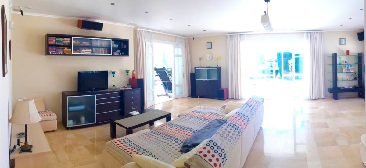 Se vende Villa - Chalet de 6 dormitorios en Costa Del Sol, Málaga, España