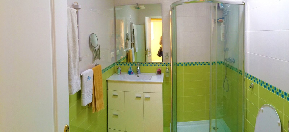 Se vende Villa - Chalet de 6 dormitorios en Costa Del Sol, Málaga, España