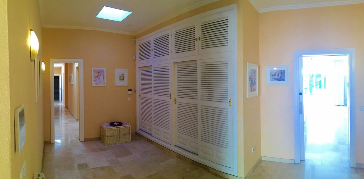 Se vende Villa - Chalet de 6 dormitorios en Costa Del Sol, Málaga, España