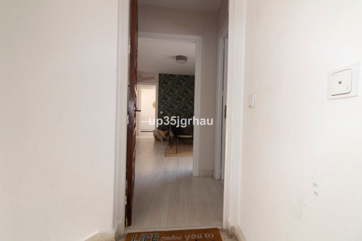Se vende Edificio residencial de 7 dormitorios en Costa Del Sol, Málaga, España