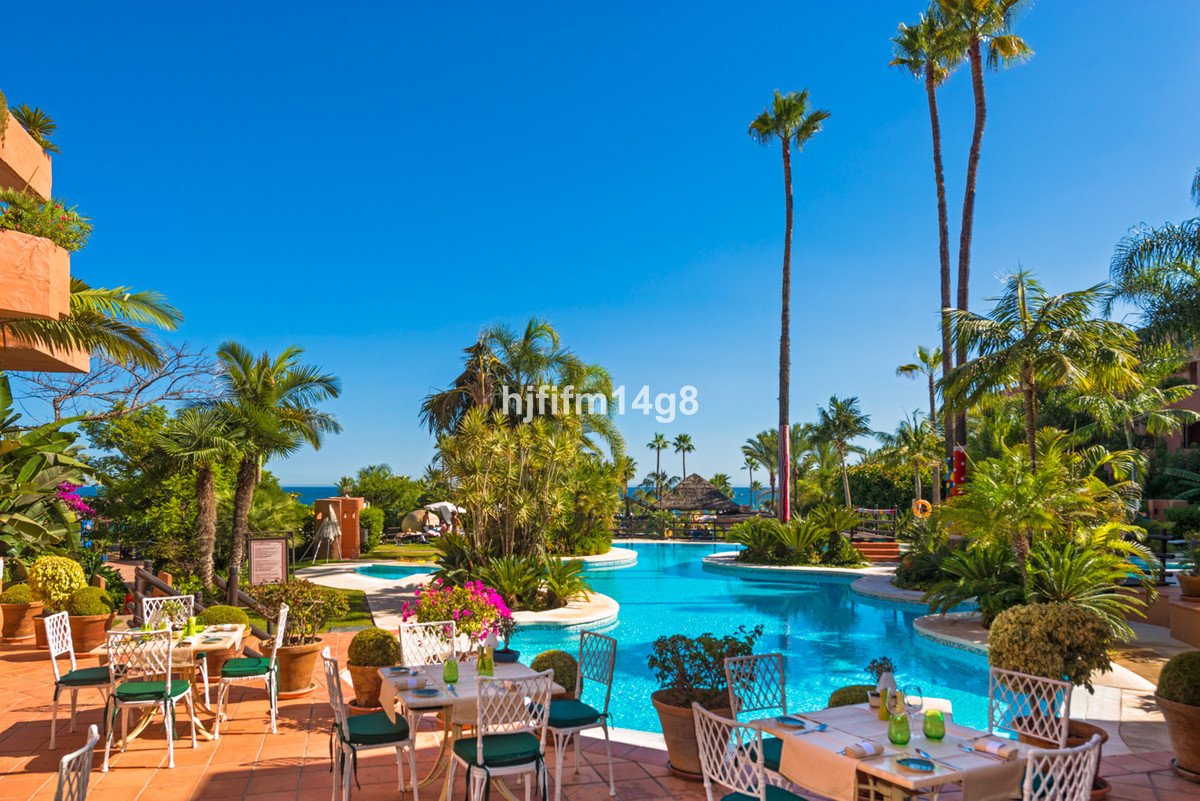 2 Bed Apartment for sale in Estepona Costa Del Sol, Málaga, Spain