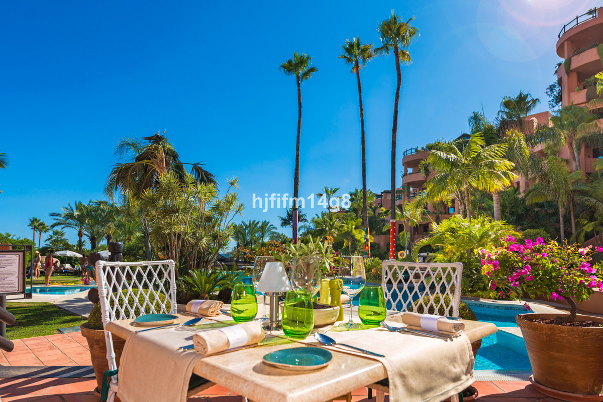 2 Bed Apartment for sale in Estepona Costa Del Sol, Málaga, Spain