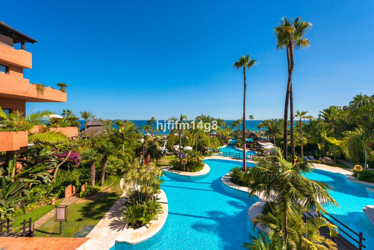 2 Bed Apartment for sale in Estepona Costa Del Sol, Málaga, Spain
