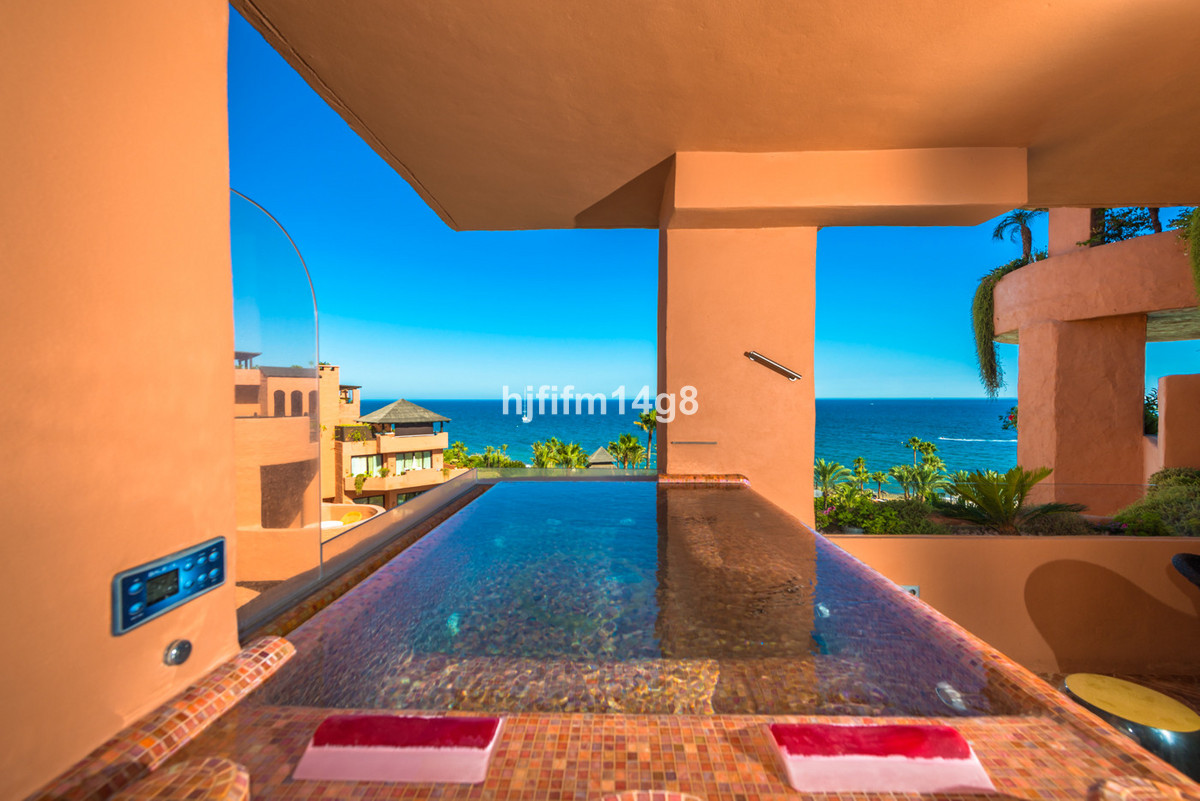 2 Bed Apartment for sale in Estepona Costa Del Sol, Málaga, Spain