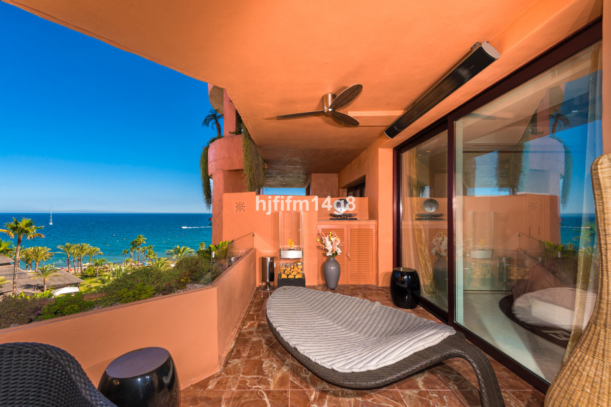 2 Bed Apartment for sale in Estepona Costa Del Sol, Málaga, Spain