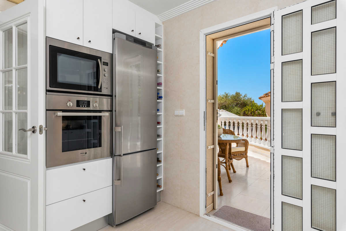 Se vende Villa - Chalet de 4 dormitorios en Costa Blanca, Alicante, España