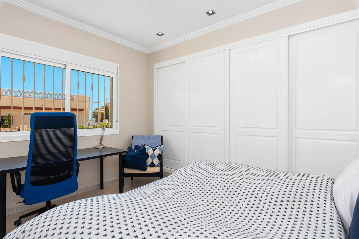 Se vende Villa - Chalet de 4 dormitorios en Costa Blanca, Alicante, España