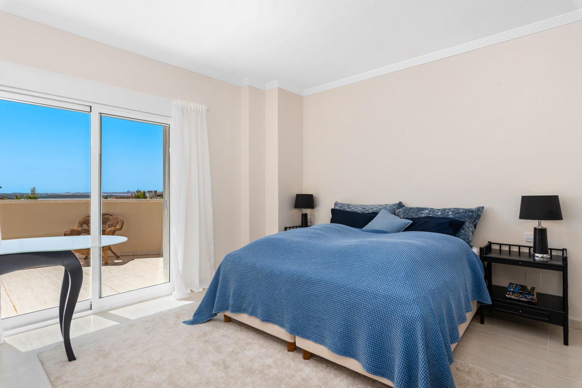 Se vende Villa - Chalet de 4 dormitorios en Costa Blanca, Alicante, España