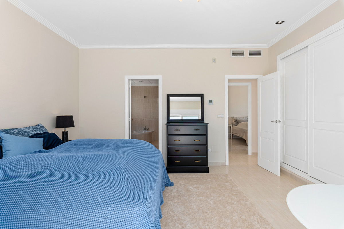 Se vende Villa - Chalet de 4 dormitorios en Costa Blanca, Alicante, España