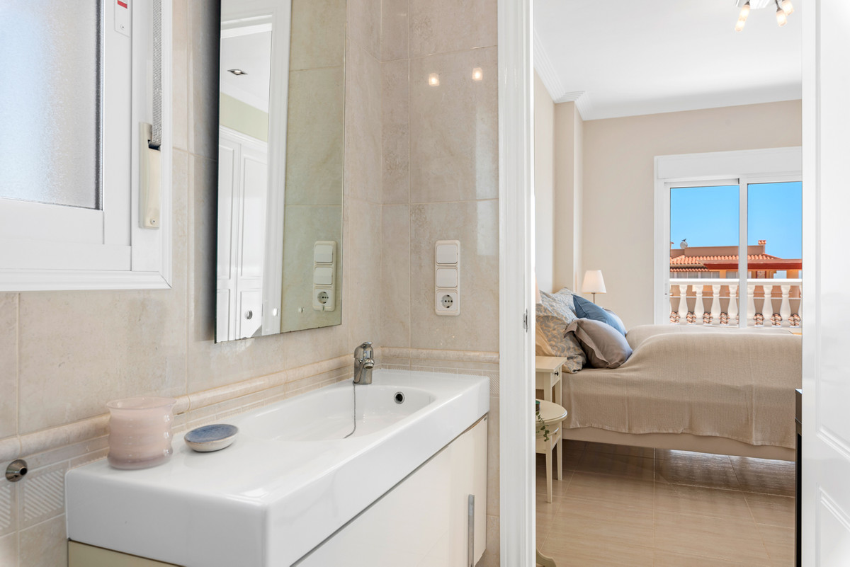 Se vende Villa - Chalet de 4 dormitorios en Costa Blanca, Alicante, España
