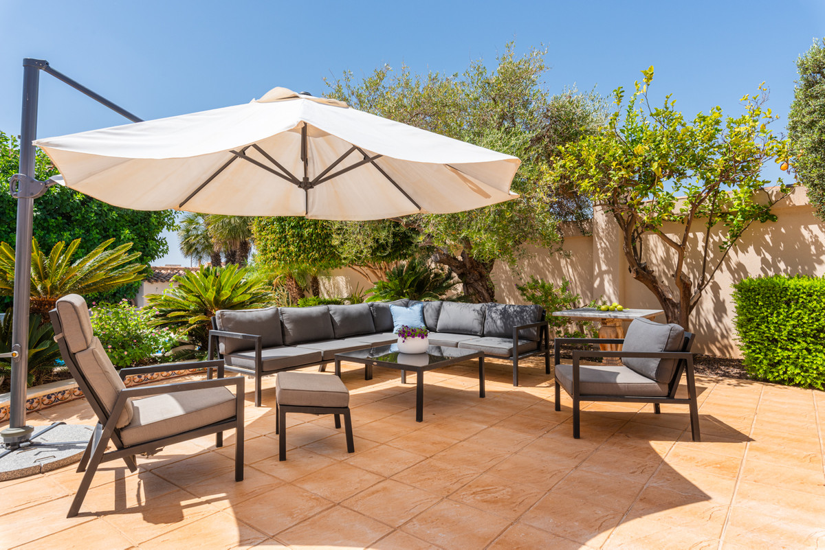Se vende Villa - Chalet de 4 dormitorios en Costa Blanca, Alicante, España