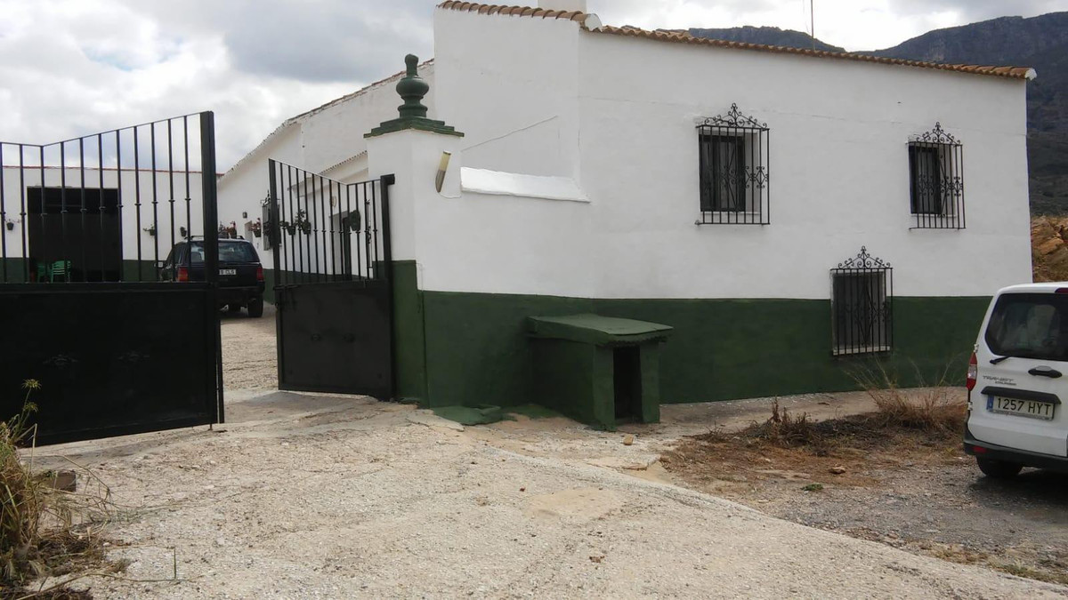 Se vende Finca - Cortijo de 30 dormitorios en Costa Del Sol, Málaga, España