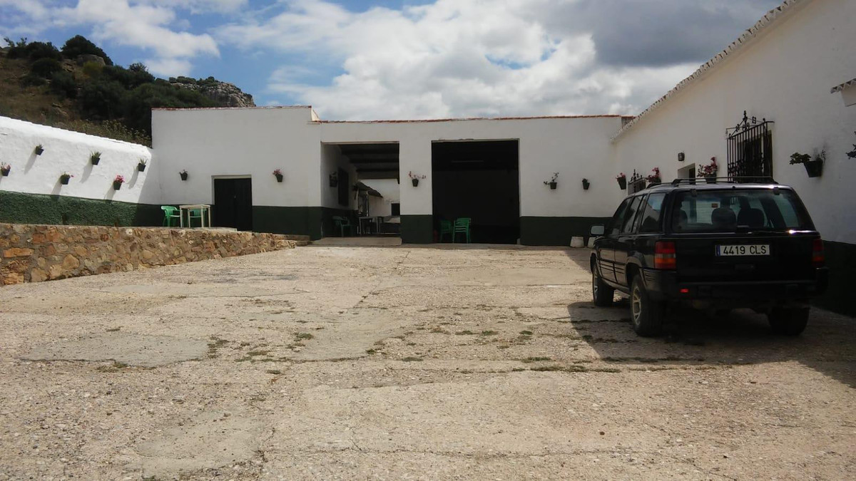 Se vende Finca - Cortijo de 30 dormitorios en Costa Del Sol, Málaga, España