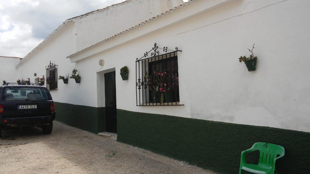 Se vende Finca - Cortijo de 30 dormitorios en Costa Del Sol, Málaga, España