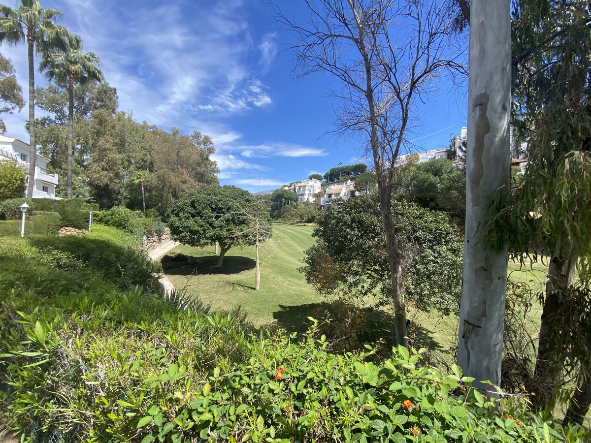 3 Bed Apartment for sale in La Quinta Costa Del Sol, Málaga, Spain