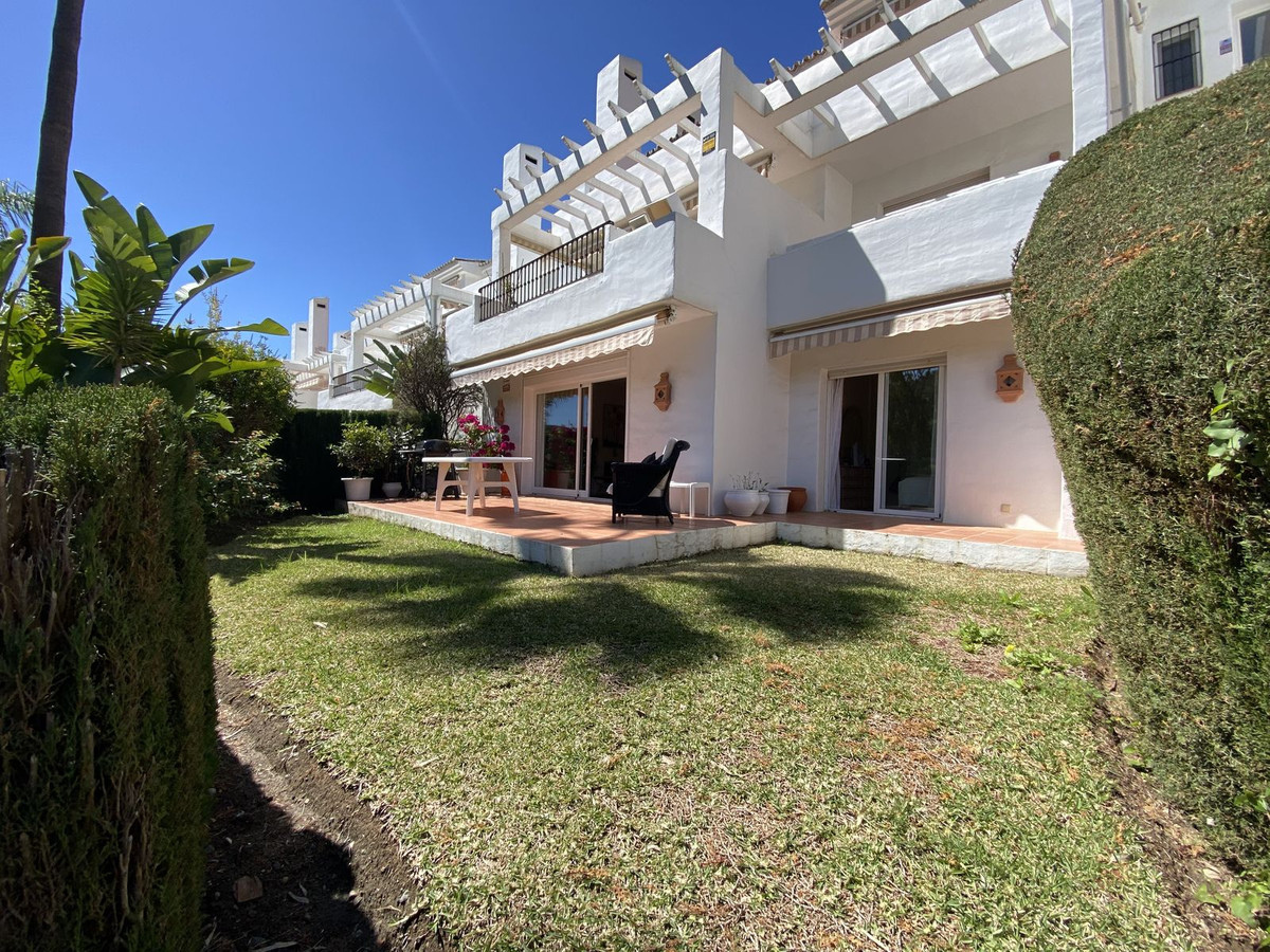3 Bed Apartment for sale in La Quinta Costa Del Sol, Málaga, Spain